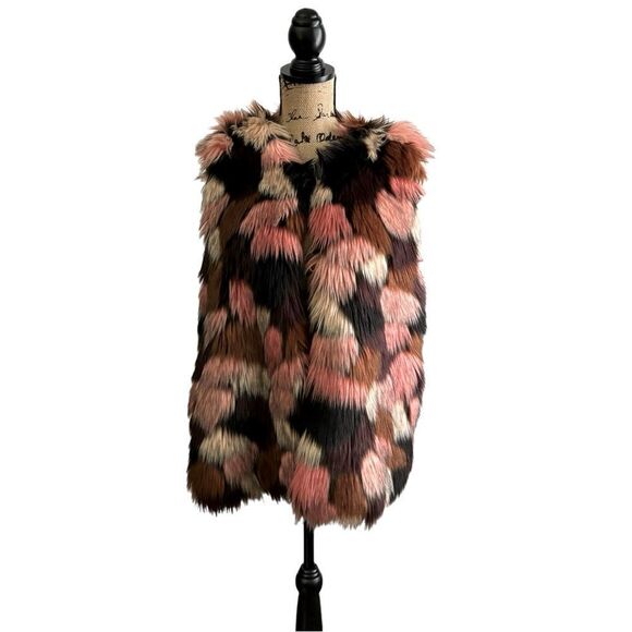 Cara Faux Fur Boho Multi Colored Vest NWOT Size M/L - Picture 1 of 9